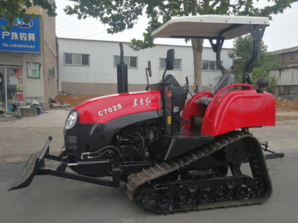 三角履带拖拉机